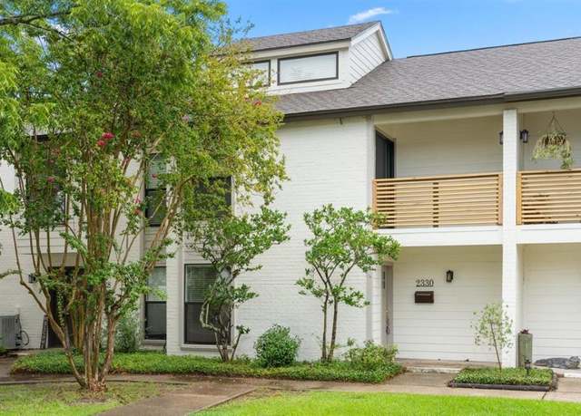 Property at 2330 Lake St, Lake Charles, LA 70601, 3 beds, 2.5 baths