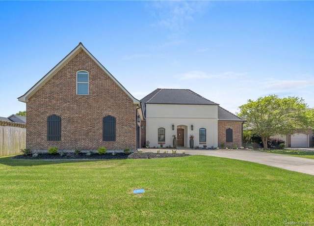 Property at 808 Sugar Maple Ln, Sulphur, LA 70665, 3 beds, 3 baths