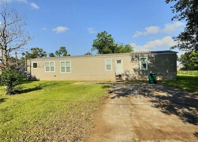 Property at 6029 Bennie Ln, Lake Charles, LA 70605, 3 beds, 2 baths