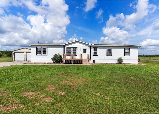 Property at 2005 E Holbrook Cir E, Sulphur, LA 70663, 4 beds, 2 baths