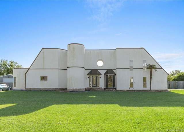 Property at 7105 Windmill Ln, Lake Charles, LA 70605, 3 beds, 3.5 baths