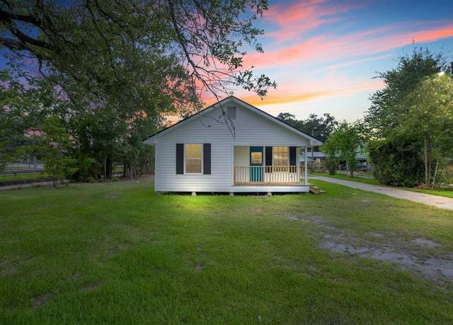 Property at 760 W Phillips St W, Sulphur, LA 70663, 3 beds, 2 baths