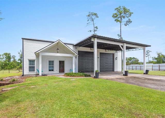 Property at 1306 Woodland Trl, Lake Charles, LA 70611, 3 beds, 2.5 baths
