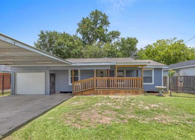 Property at 805 Camelia St St, Lake Charles, LA 70607, 3 beds, 2 baths