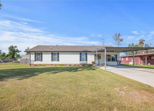 Property at 608 Shady Ln, Sulphur, LA 70663, 3 beds, 3 baths