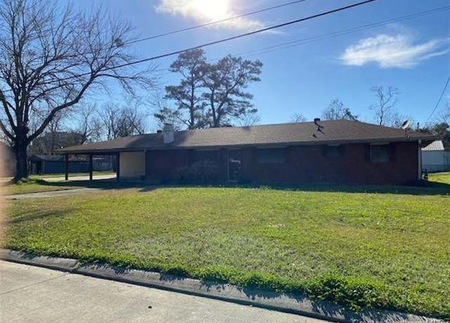 Property at 1901 Linda Dr, Westlake, LA 70669, 3 beds, 2 baths