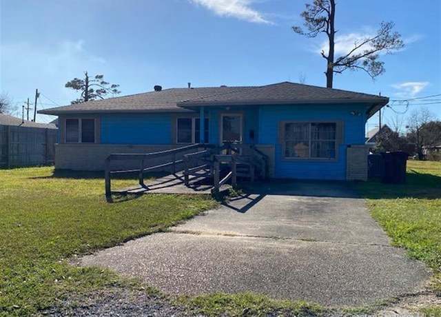 Property at 1313 Greenroad St, Westlake, LA 70669, 3 beds, 1.5 baths