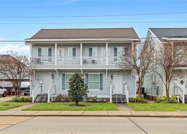 Property at 215 W Clarence St W, Lake Charles, LA 70601, 3 beds, 2.5 baths