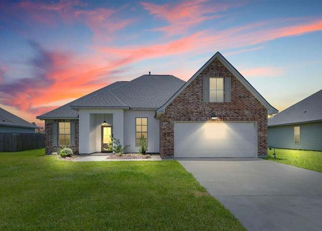 Property at 1750 Park Place Dr, Lake Charles, LA 70607, 3 beds, 2 baths