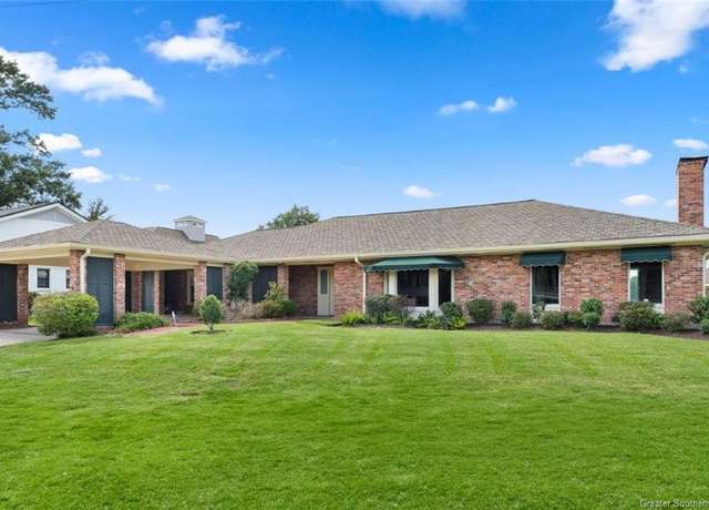 Property at 200 Griffith St, Lake Charles, LA 70601, 3 beds, 2 baths