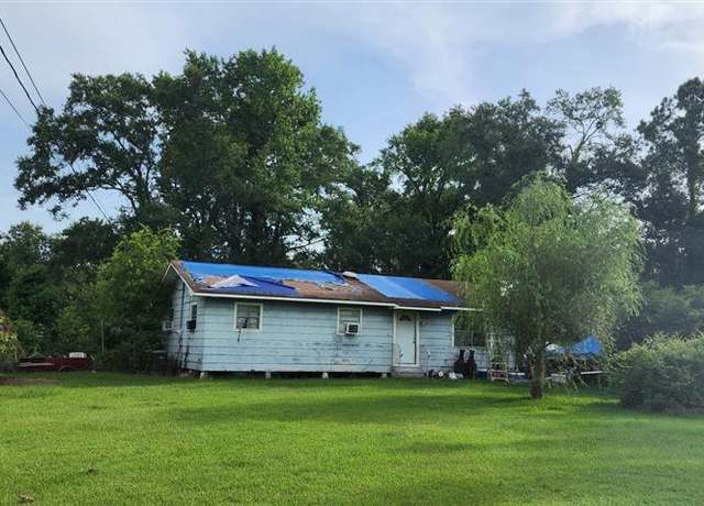 Property at 698 Brian St, Sulphur, LA 70663, 3 beds, 2 baths