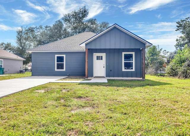 Property at 1412 East St, Vinton, LA 70668, 3 beds, 2 baths