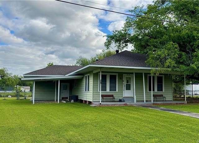 Property at 518 E Carlton St E, Sulphur, LA 70663, 2 beds, 1 bath