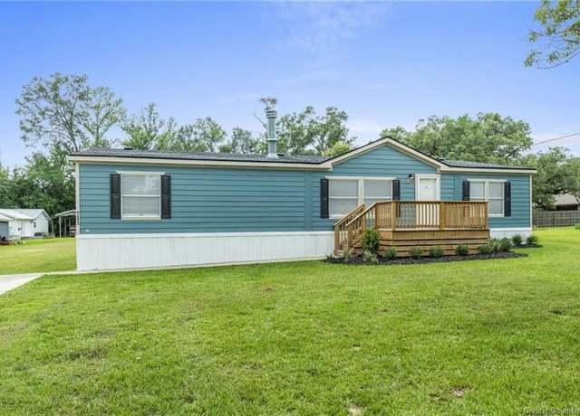 Property at 711 N Division St N, Dequincy, LA 70633, 3 beds, 2 baths