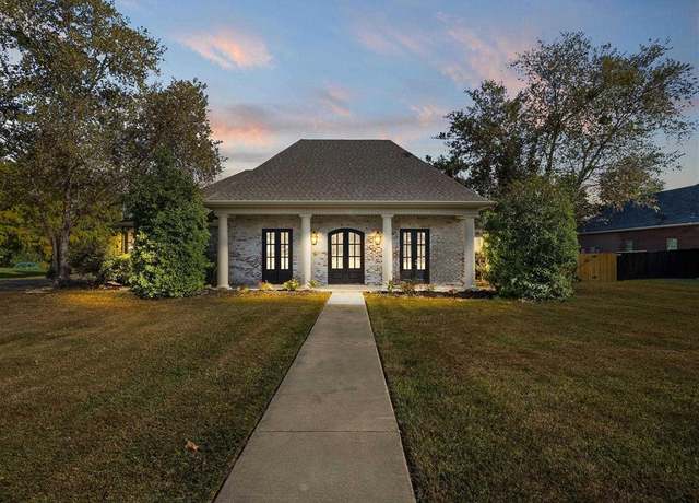 Property at 135 Merlot, Lake Charles, LA 70611, 3 beds, 2.5 baths