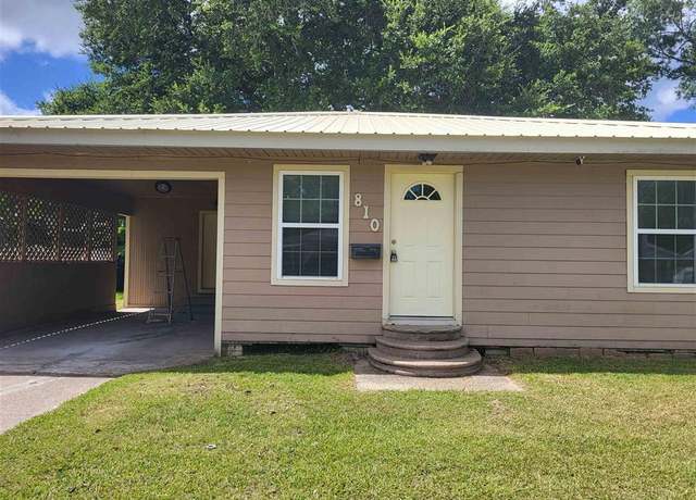 Property at 810 Gulf St, Lake Charles, LA 70601, 3 beds, 2 baths