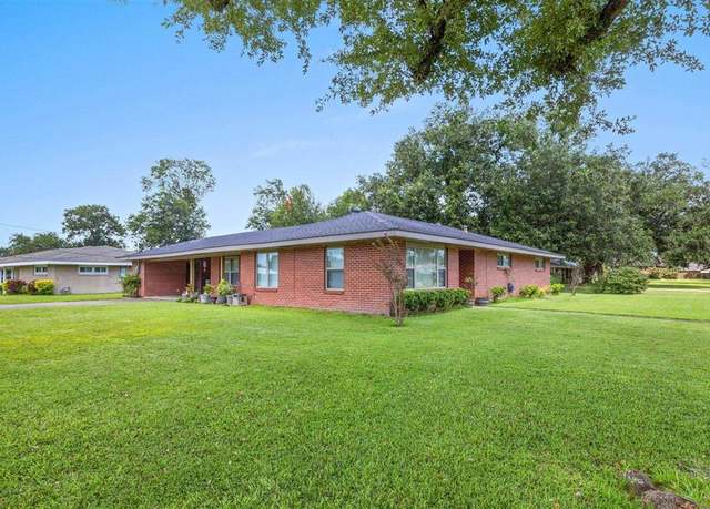Property at 524 Contour St, Lake Charles, LA 70605, 3 beds, 2 baths