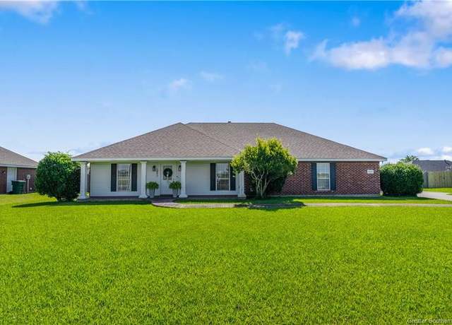 Property at 5843 Elliott Rd, Lake Charles, LA 70605, 3 beds, 2 baths