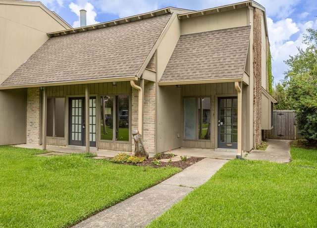 Property at 686 Lakewood Dr Dr, Lake Charles, LA 70605, 3 beds, 2 baths