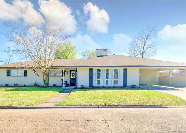 Property at 901 Fair Oaks Ln, Lake Charles, LA 70605, 3 beds, 2 baths