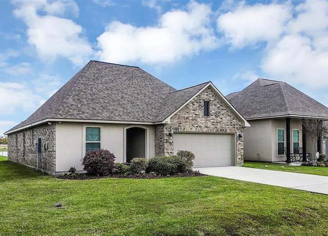 Property at 2112 Orleans Dr, Lake Charles, LA 70611, 3 beds, 2 baths