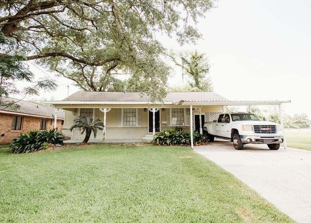 Property at 211 Aqua St, Lake Charles, LA 70605, 2 beds, 1 bath