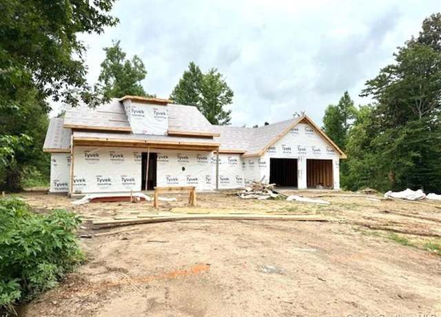 Property at 925 Baywood Dr, Lake Charles, LA 70611, 4 beds, 2 baths