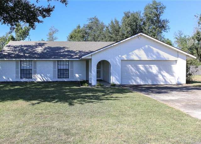 Property at 6624 Meadow Ridge Ln, Lake Charles, LA 70605, 3 beds, 2 baths