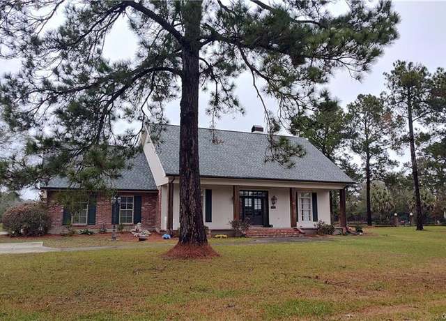Property at 2502 River Oaks Dr, Jennings, LA 70546, 3 beds, 2 baths