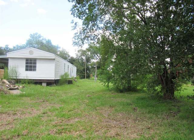 Property at 6749 Oak Lake Dr, Sulphur, LA 70665, 3 beds, 2 baths