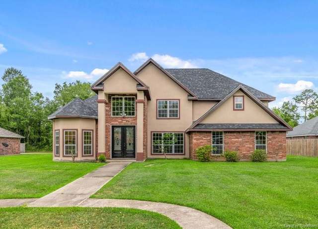 Property at 2300 23rd St, Lake Charles, LA 70601, 4 beds, 2.5 baths