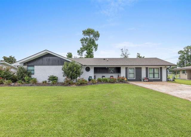 Property at 107 Marilyn St, Sulphur, LA 70663, 4 beds, 3 baths