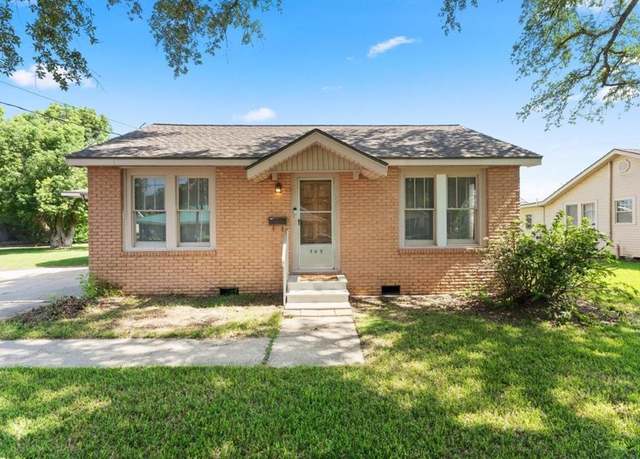 Property at 709 Gulf St, Lake Charles, LA 70601, 4 beds, 2 baths