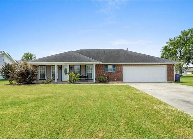Property at 902 E 2nd St E, Iowa, LA 70647, 3 beds, 2 baths