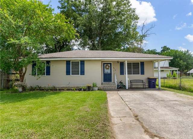 Property at 210 E Miller Ave E, Iowa, LA 70647, 3 beds, 1.5 baths