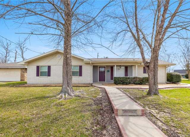 Property at 1404 Rue Des Chene, Westlake, LA 70669, 3 beds, 2 baths