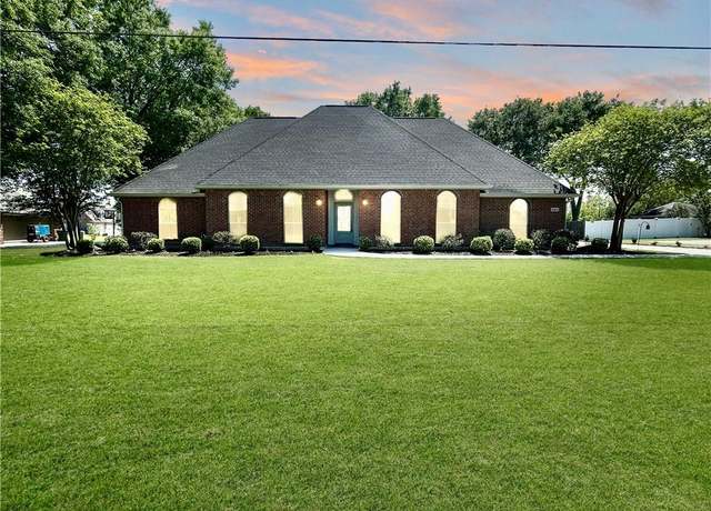 Property at 1023 S Kade Ln S, Lake Charles, LA 70605, 4 beds, 3 baths