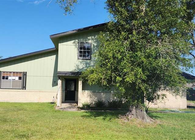Property at 708 Alabama St, Sulphur, LA 70663, 4 beds, 2.5 baths
