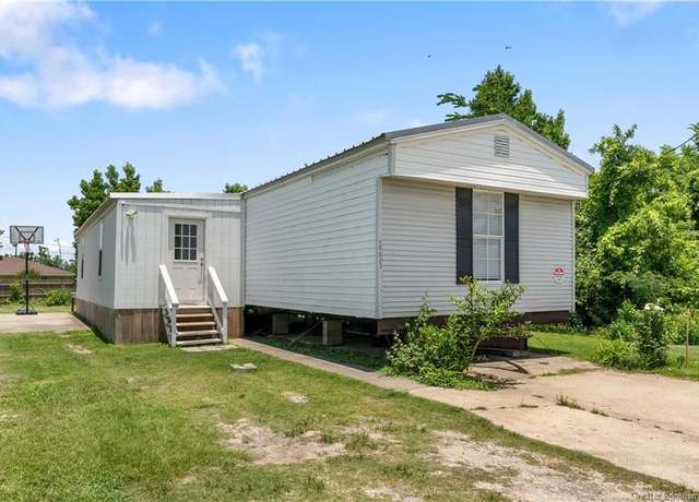 Property at 2223 Hickory St, Sulphur, LA 70665, 3 beds, 2 baths
