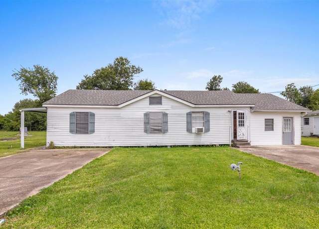 Property at 2317 Greenbriar Rd, Lake Charles, LA 70607, 3 beds, 2 baths