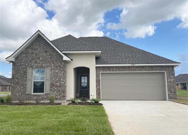 Property at 3301 Lake Crest Dr, Lake Charles, LA 70607, 3 beds, 2 baths