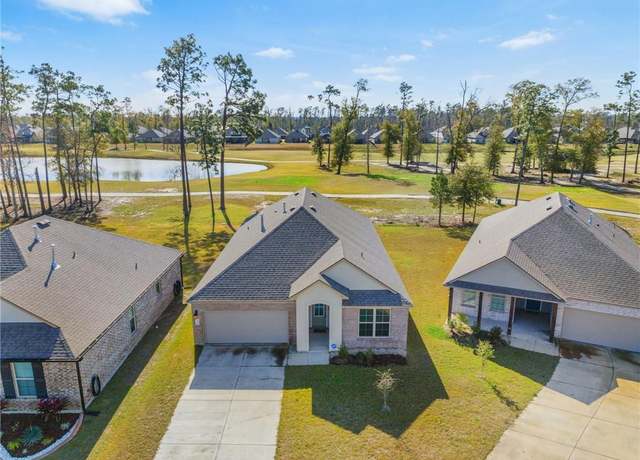 Property at 1545 Fairway Dr, Westlake, LA 70669, 4 beds, 3 baths