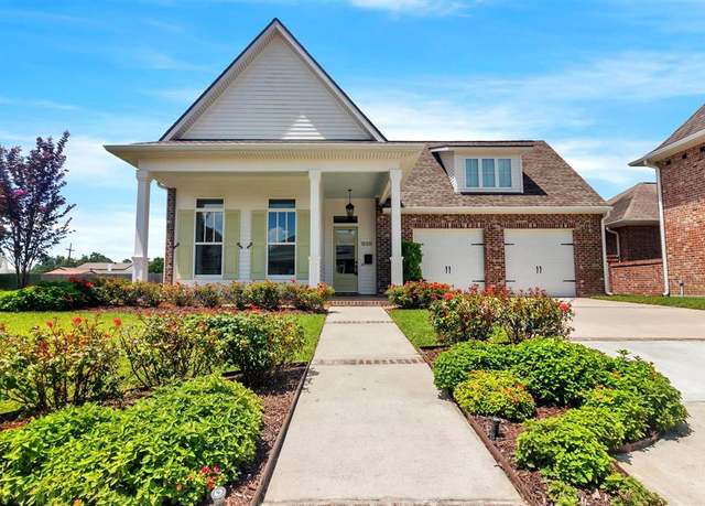 Property at 1220 Five Oaks Dr, Lake Charles, LA 70605, 3 beds, 2.5 baths