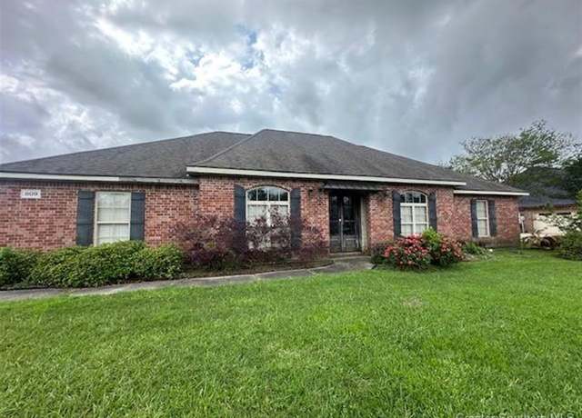 Property at 809 E Kade Ln E, Lake Charles, LA 70605, 4 beds, 3.5 baths