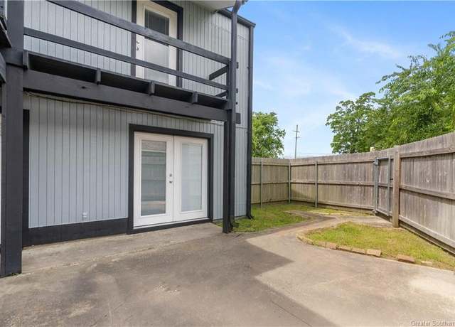 Property at 1855 Fox Run Dr, Lake Charles, LA 70605, 2 beds, 1.5 baths