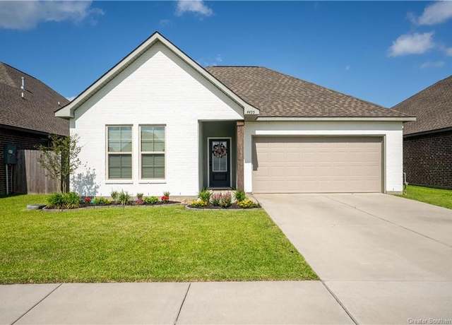 Property at 4455 Lakes Edge Dr, Lake Charles, LA 70607, 4 beds, 2.5 baths