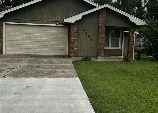 Property at 4249 Holly Hill Ct Ct, Lake Charles, LA 70605, 3 beds, 2 baths