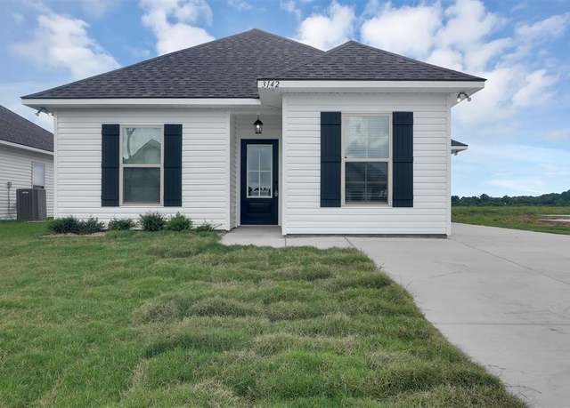 Property at 3142 E Blue Heron Dr E, Lake Charles, LA 70615, 3 beds, 2 baths