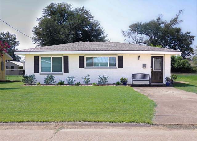 Property at 741 Morningside Dr, Lake Charles, LA 70605, 2 beds, 2 baths