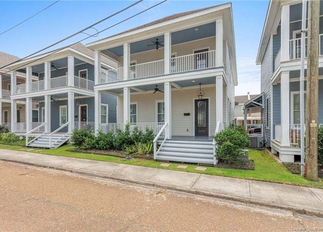 Property at 514 Mill St, Lake Charles, LA 70601, 3 beds, 2.5 baths